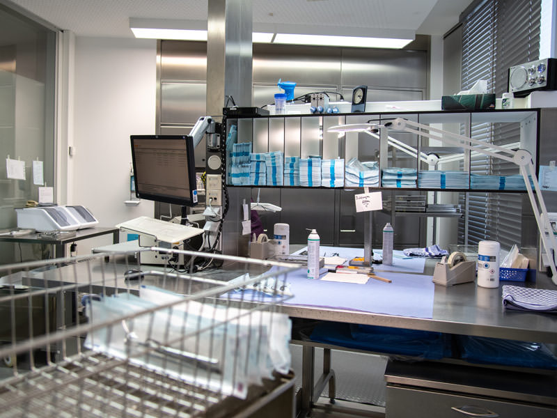 universitaetszahnklinik_witten_herdecke-hygiene-sterilgutaufbereitung Ein Teil der Abteilung Sterilgutaufbereitung in der Zahnklinik der Universität Witten/Herdecke